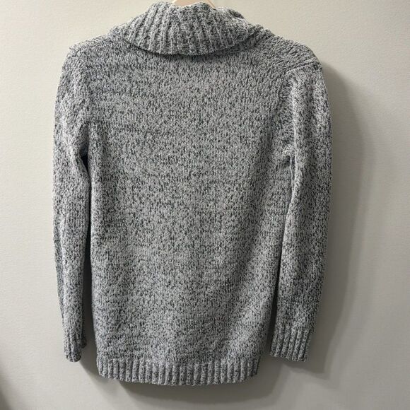 Light gray button up cardigan - Picture 7 of 7